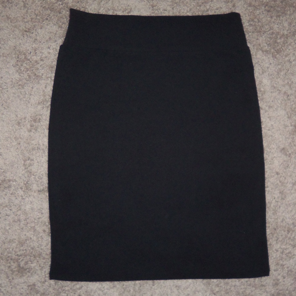 Lularoe Cassie Skirt Size 2XL!! Solid Black!!